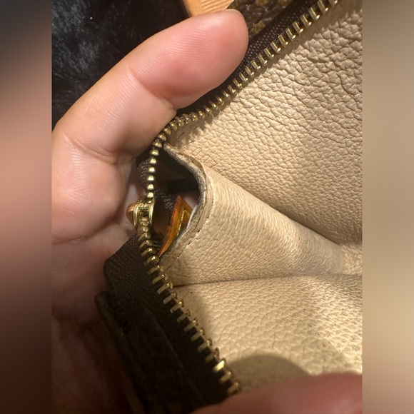🎀Louis Vuitton pouch🎀 - Picture 5 of 16
